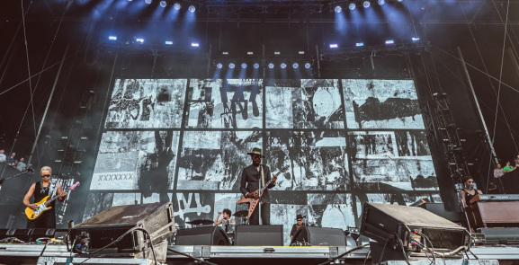 Gary Clark Jr. gives a concert at Lollapalooza.